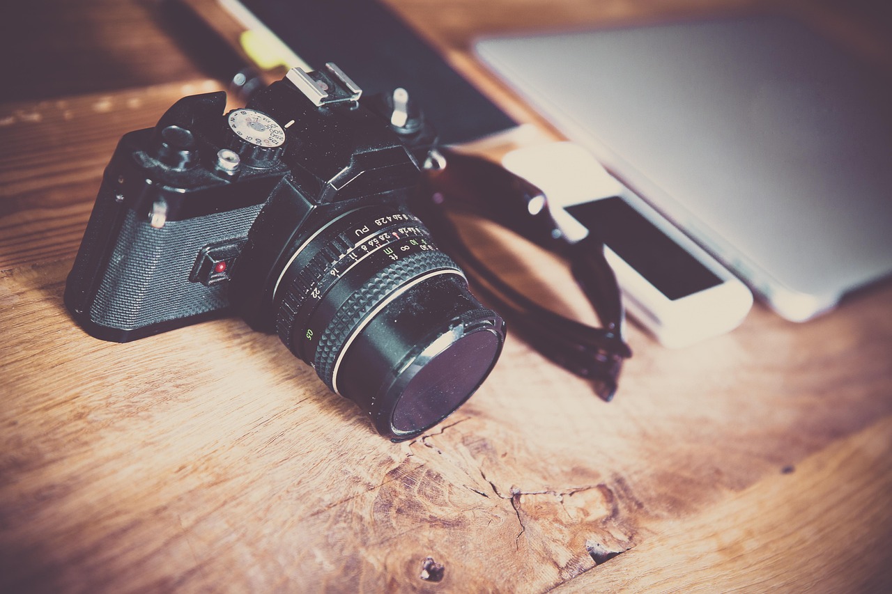 Equipo de fotografía trabajando en una boda